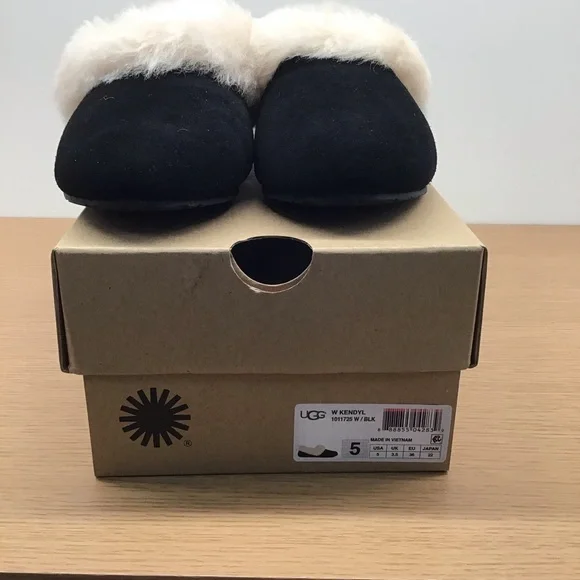 Ugg Kendyl black size 5 slipper - Picture 5 of 9